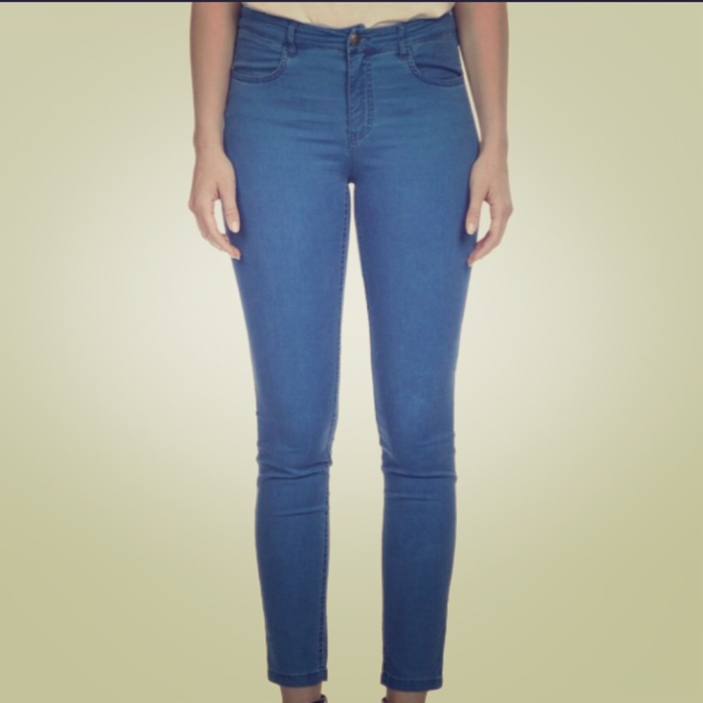Stunning APC Cigarette Jeans 27